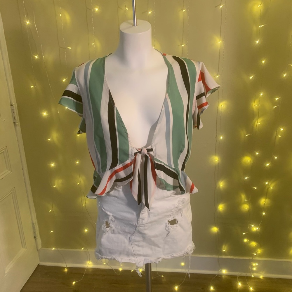 Tie front ruffle cap sleeve crop flowy blouse